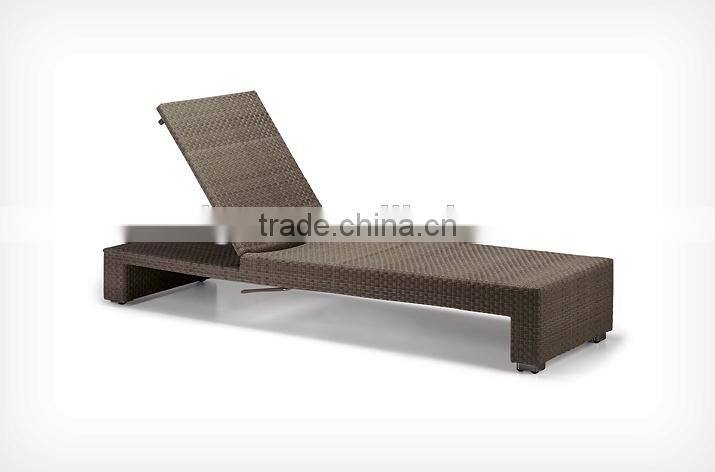 2017 Trade Assurance most popular outdoor cheap pe flat rattan handmade garden chaise lounge furniture