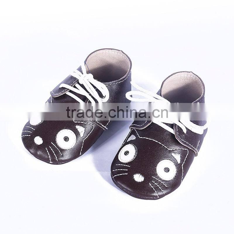 Cute cat design leather baby moccasin