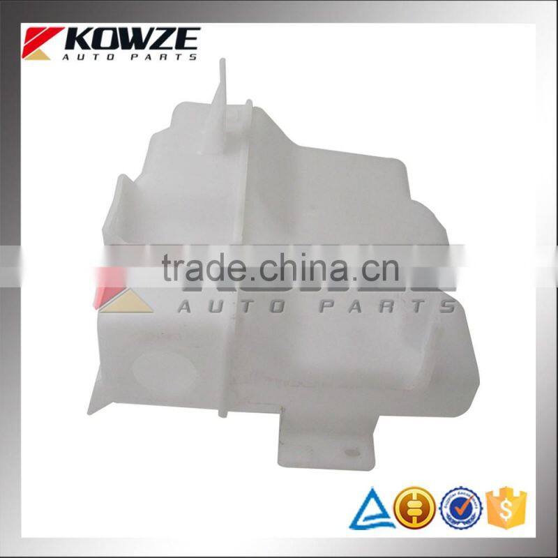 Auto Parts Windshield Washer Tank For Mitsubishi DELICA CV4W Outlander CW4W CW5W CW6W CW8W 8260A094