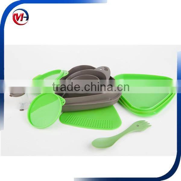 Plastic Picnic/Camping/BBQ/Party Dinner Plate Bowl Mug Cutlery Set