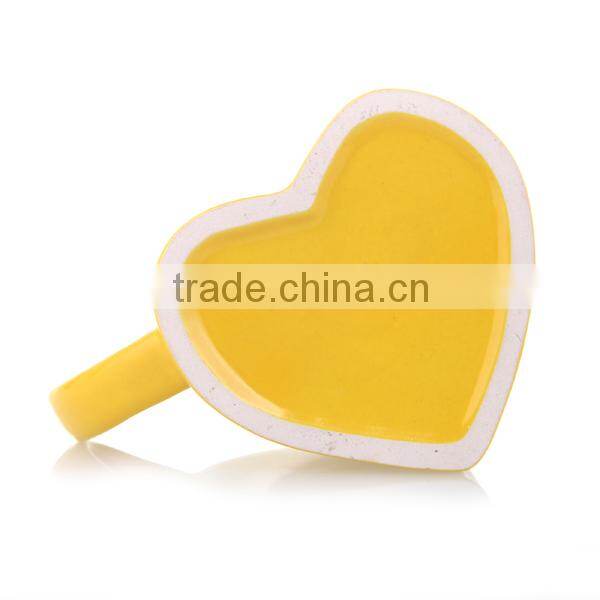Custom promotional heart shape ceramic couple mug