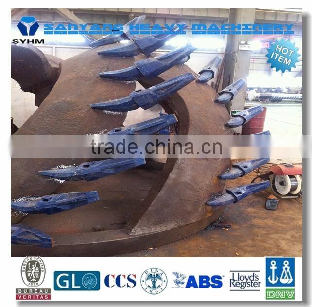 Wide chisel cutting head teeth for dredger