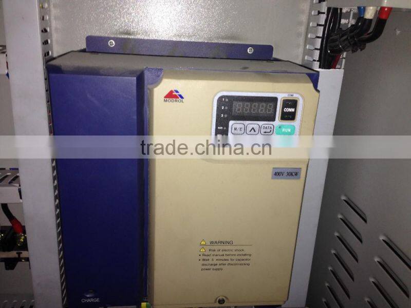 Vertical injection moulding machine-rotary table
