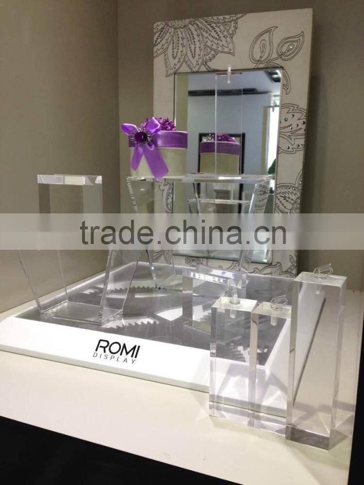2015 new jewelry display plastic colorful stands for jewellery