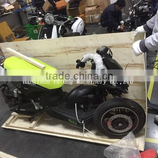 Small wooden shipping boxes