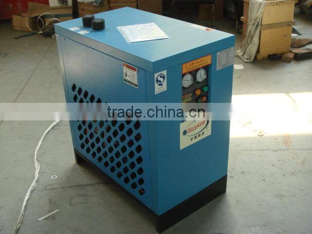 Refrigerant air dryer