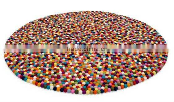 Felt Ball Rug / Carpet / Teppich