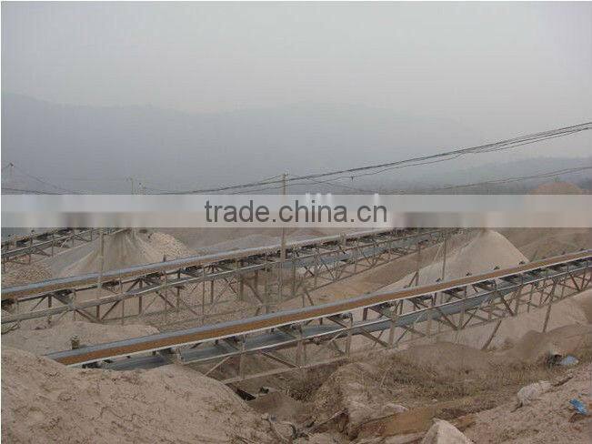 conveyor belt and hopper