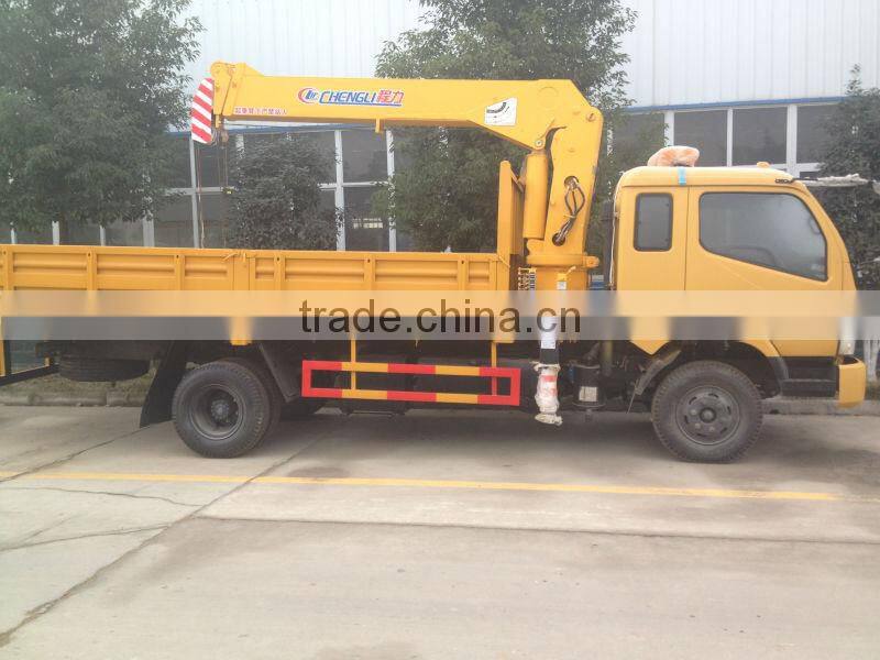 Dongfeng 5 tons truck crane