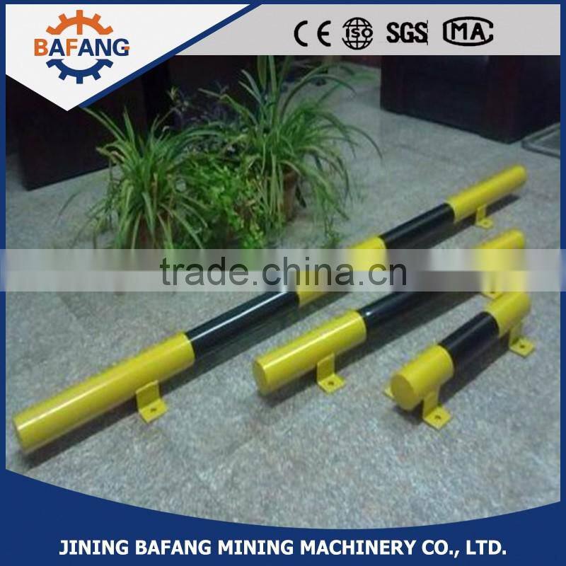 The cast iron base straight block car pole of traffic facility