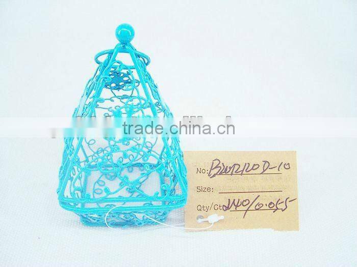 Wire Chocolate gif packaging box with a square base