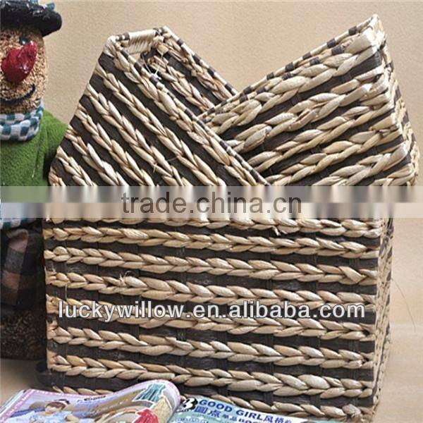 practical weaving hotel clothes storage basket