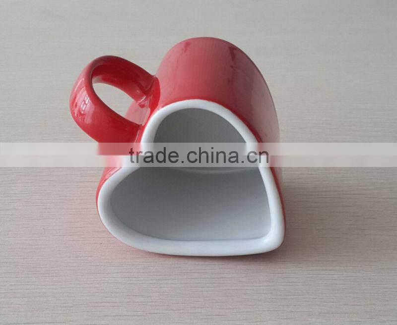 Factory directly wholesale nice stoneware red heart shape mug
