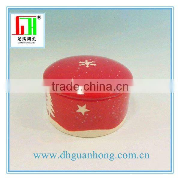 Christmas red ceramic candle holder in round shape