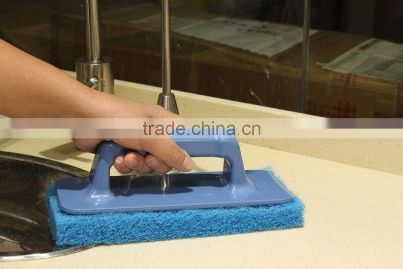 Ergonomic handle cleaning scouring scrubber pad holder