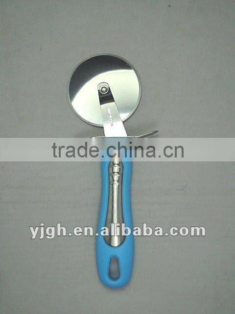 Stainless steel pizza cutter with PP handle