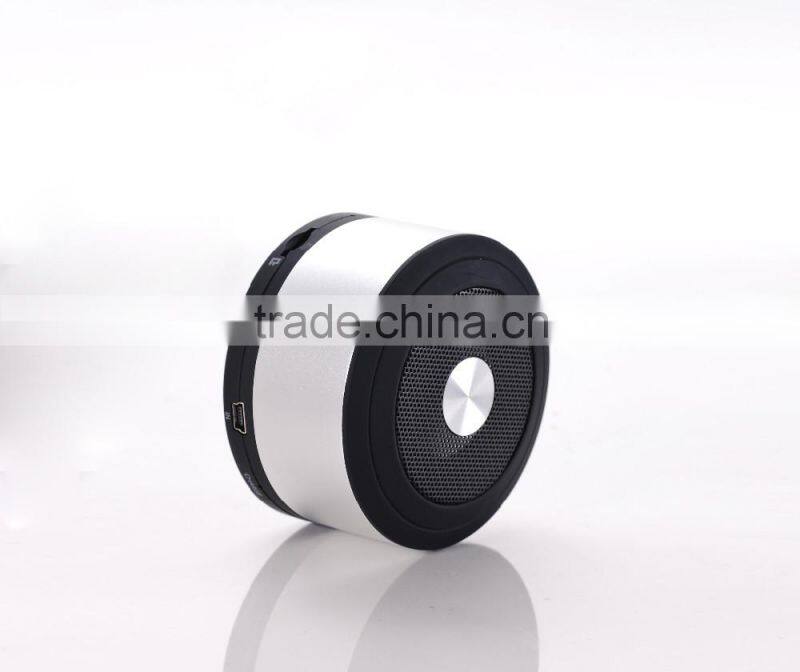 2016 Top quality wireless FM radio bluetooth speaker with engraving logo provided