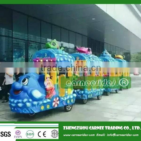 Shopping mall trackless train/ amusement park electric battery trackless train ride for sale