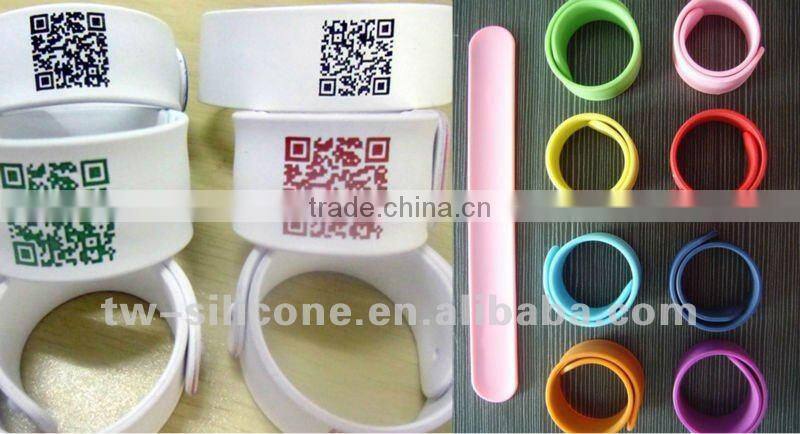 new design child tracking bracelets with QR