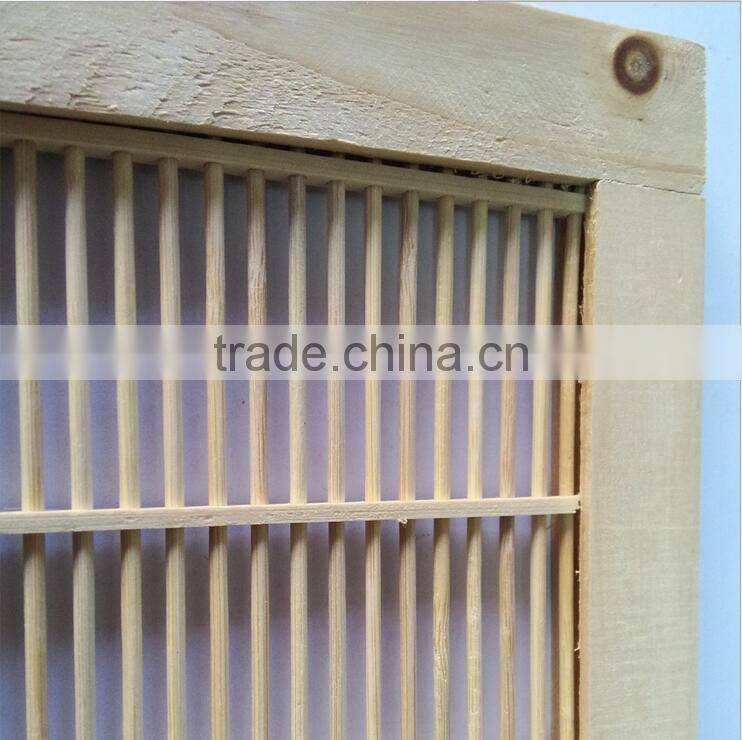 Beekeeping Equipment queen excluder Apis Mellifera / Italian Bee Vertical Queen Excluder For Beekeeper