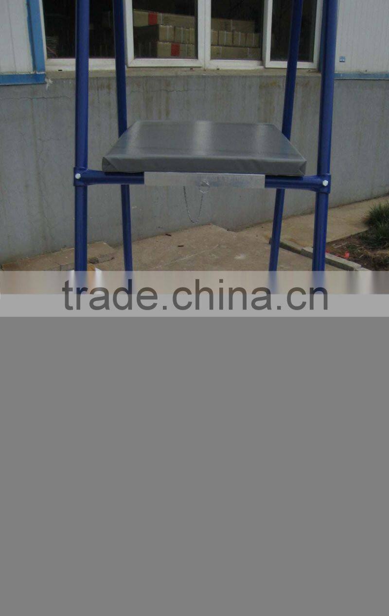 Tennis umpire chair