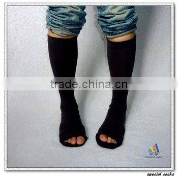 Various matched socks