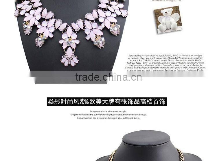 2016 Latest design flower shape elegant Natural bead stone necklace jewelry fashion ladies necklace
