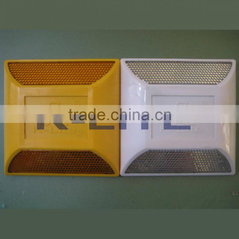 plastic traffic studs with quartz sand K-LITE