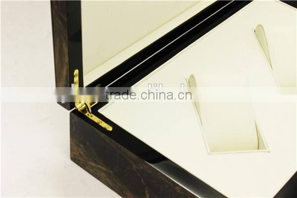 Wholesale factory supply custom design wooden watch storage box with gold button