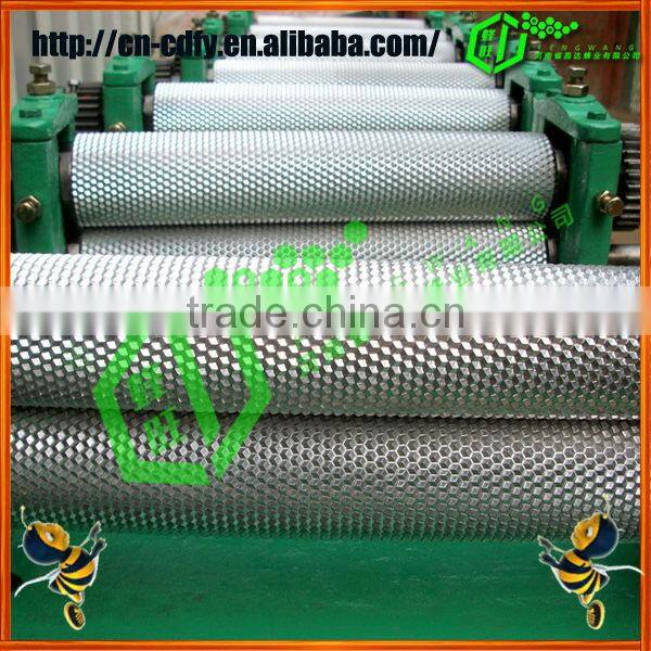 310mm comb foundation roller manual smooth foundation roller machine