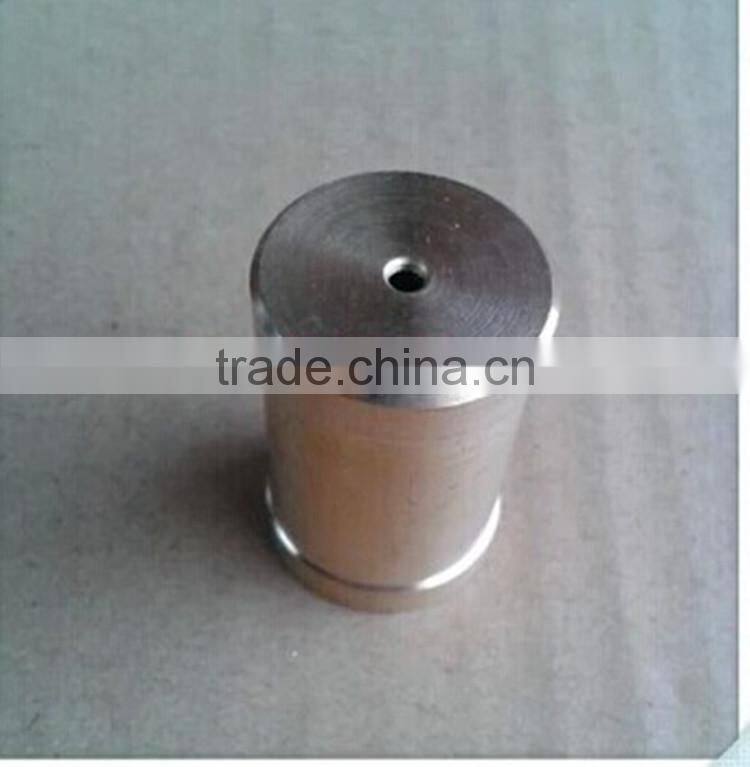 Low pressure misting nozzle