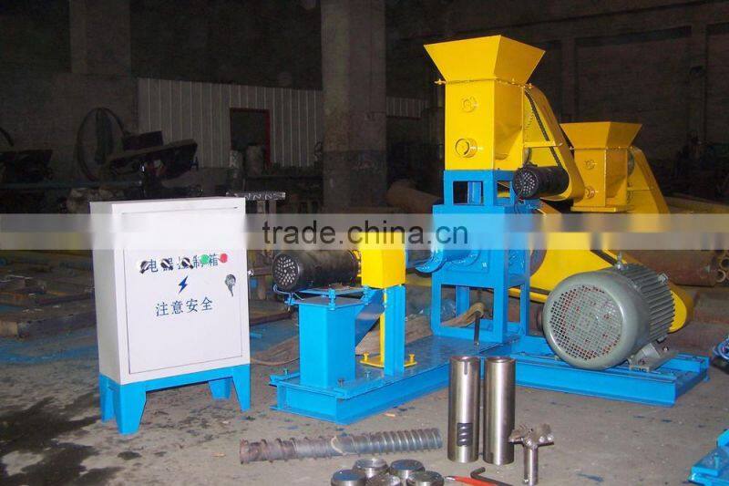 Free steam fish feed pellet extruding machine