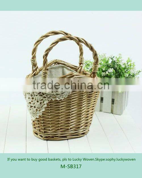 Classic wicker storage basket with sewing handle