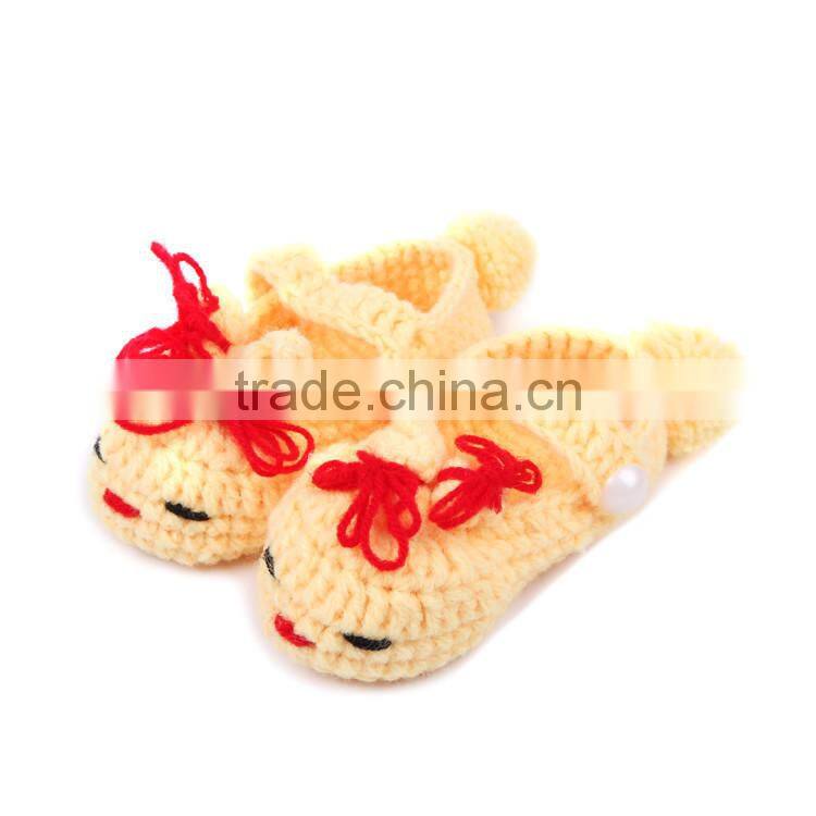 Pompon and Cute Cat Style Crochet Pattern Free Baby Shoes
