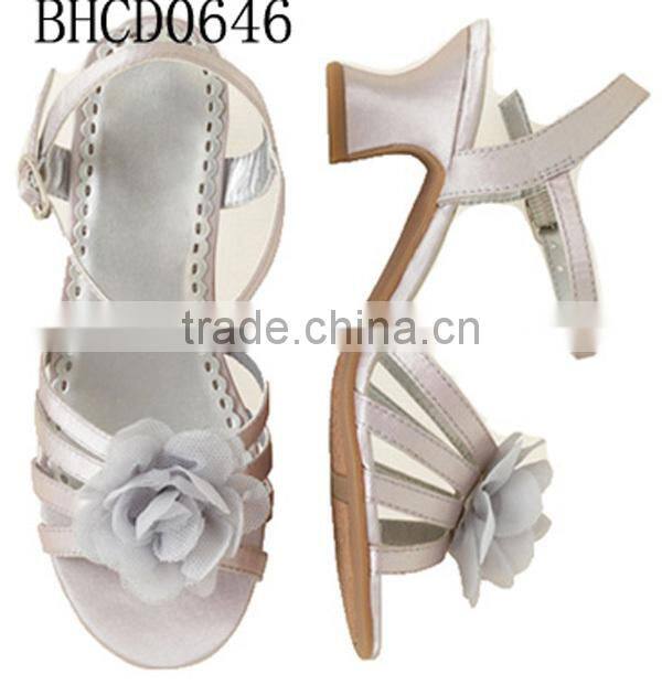 Shenzhen Manufacturer popular designer little girls nude beach sandal