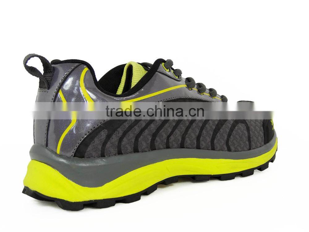 Breathable Lightweight Mesh upper Outdoor Trail Running Shoe