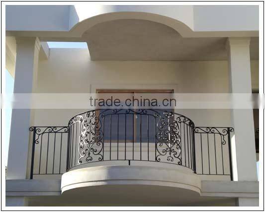 2014 Top-selling modern wrought iron fancy balcony railing