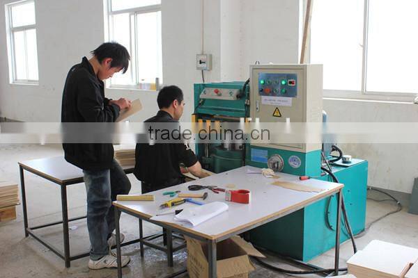 Wooden bear family Dress-up puzzle