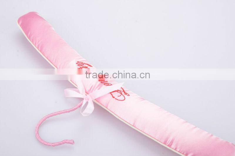 LEC-S5041 Colorful Satin Padded Decorated Hangers