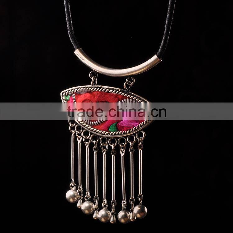 2016 new arrival embroidered necklace national necklace