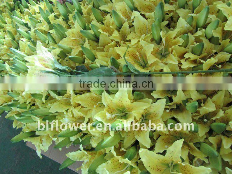 imitation lily flower