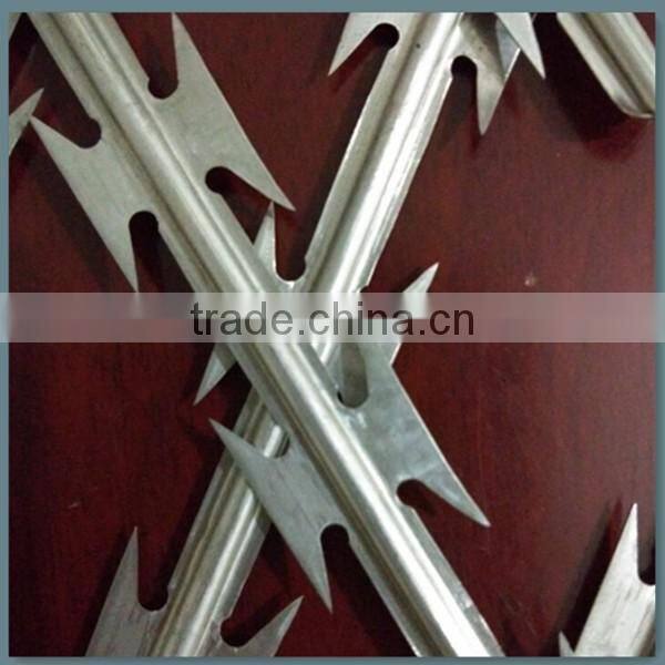 China metal enclosure grills high security square hole razor mesh panels road field fence wire dividers with sharp razor