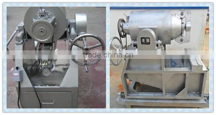 high producing capacity pine nuts cracking machine / pine nuts cracker