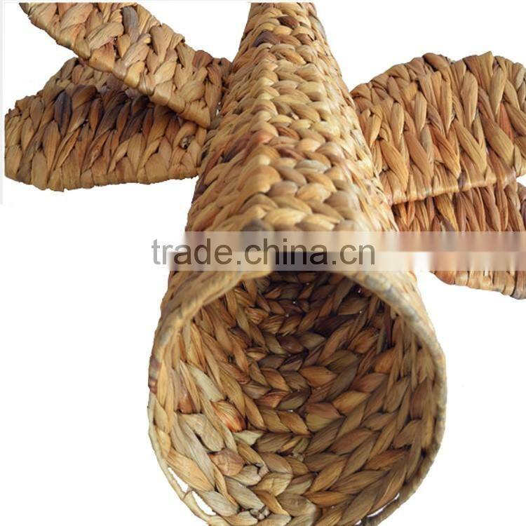 Latest angle shape gift or home decoration items natural straw handcraft