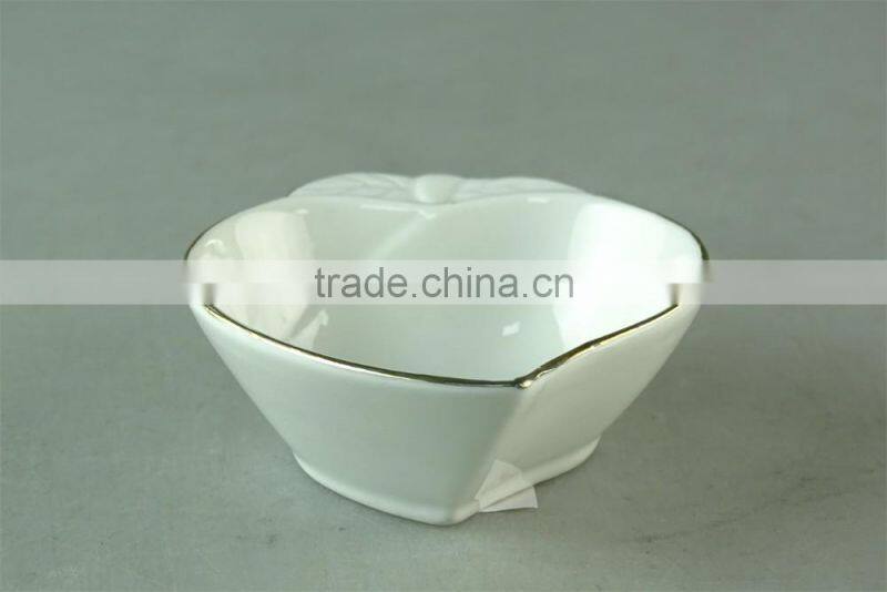 At fire sale prices beautiful Gold edge peach-shaped super white ceramic dinner dish for restaurant,ceramic dishes for wholesale