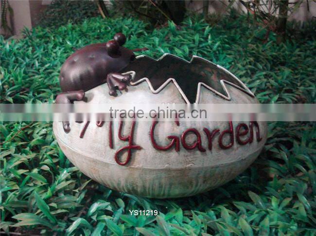 low factory price wrought iron vase with metal material Superior Quality