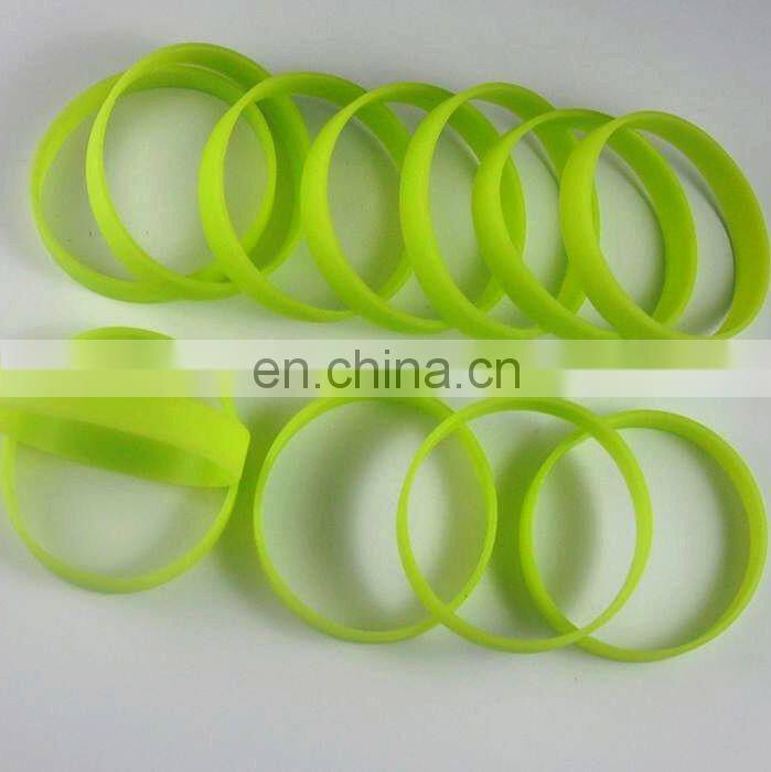 Hot sell on alibaba LED/ light up silicone bracelet/wristband