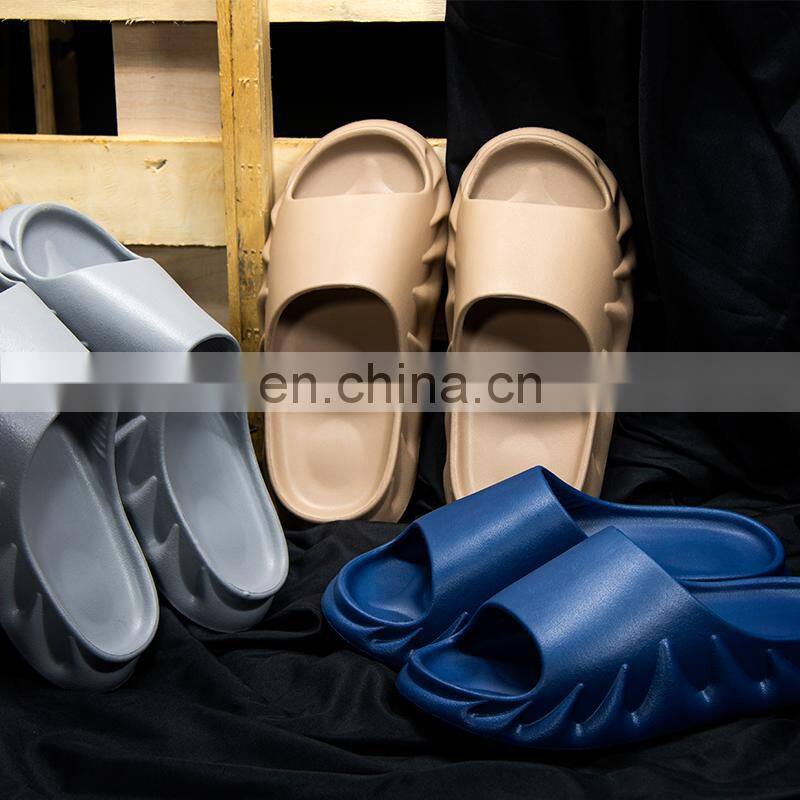Factory direct sale Christmas high-quality home slippers all-match trend indoor custom ladies and men's slippers