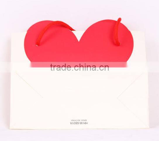 Creative love clothing bags wholesale Handbag White Paper Bag gift bag custom wedding bag