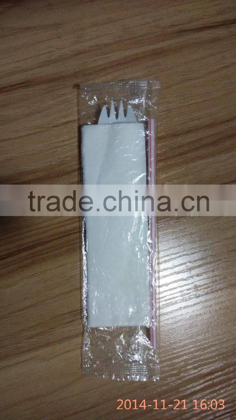 Automatic plastic disposable tableware packaging machine, knife spoon fork paper packing